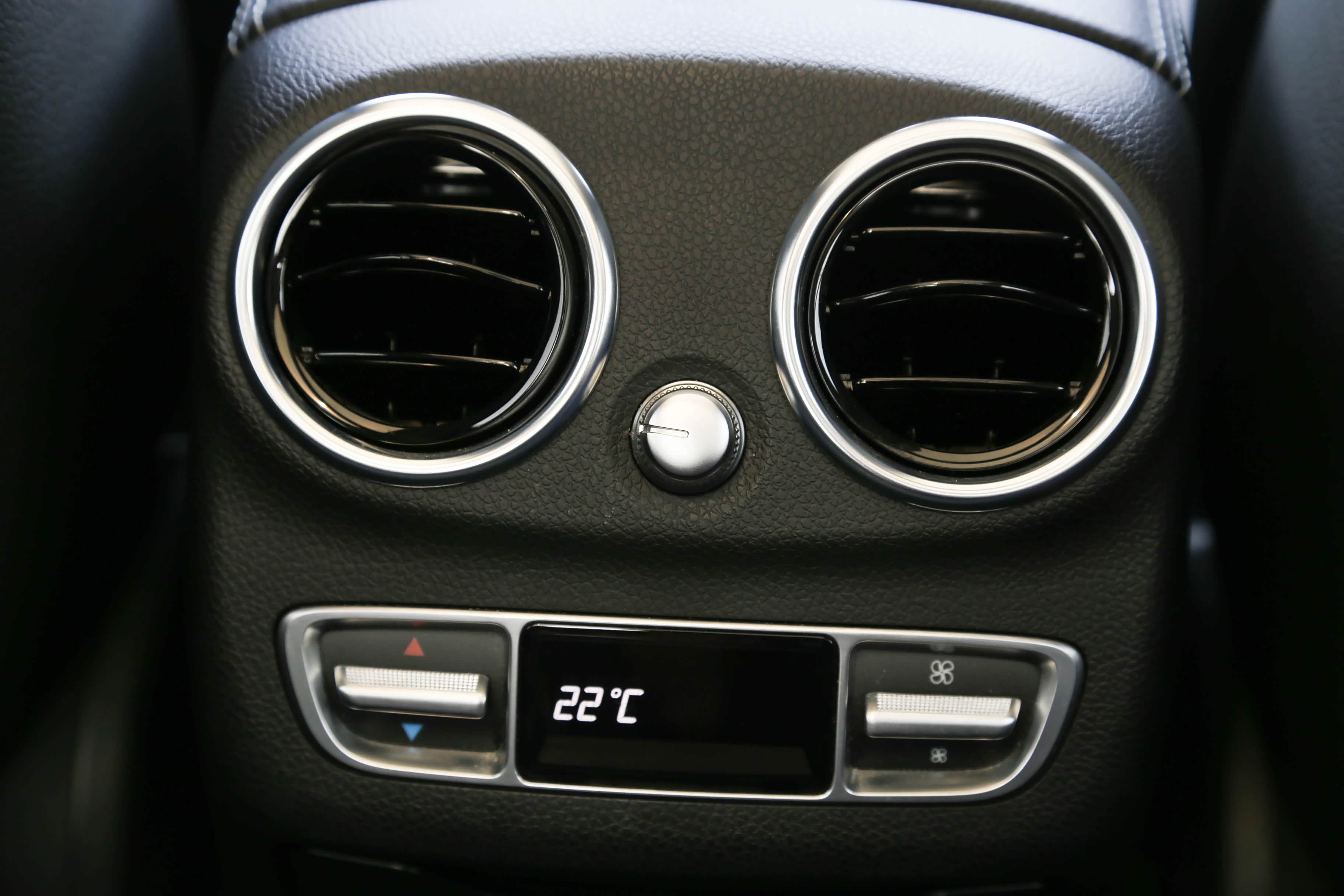 后排独立空调！