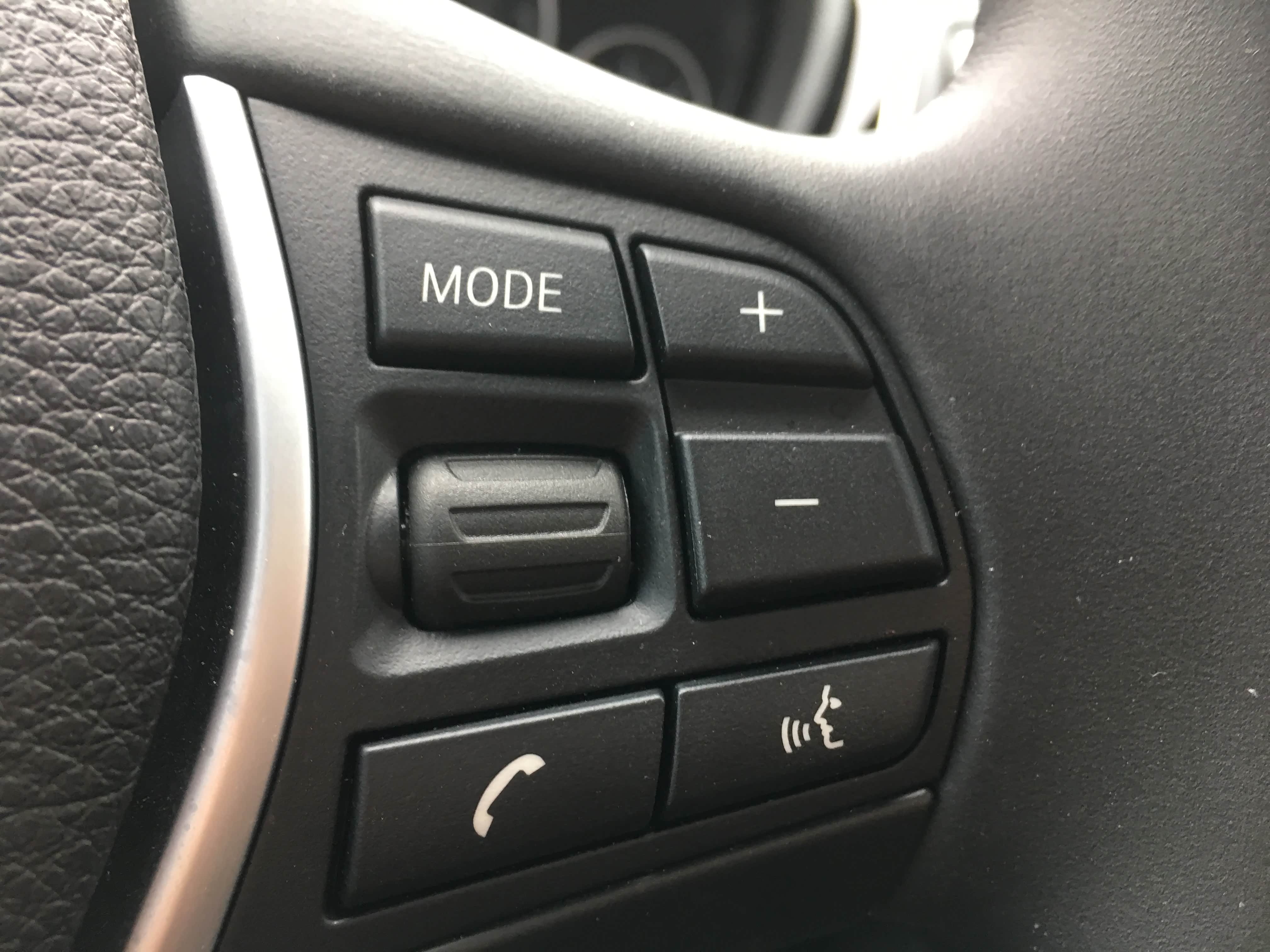 方向盘多媒体控制键，很方便啊