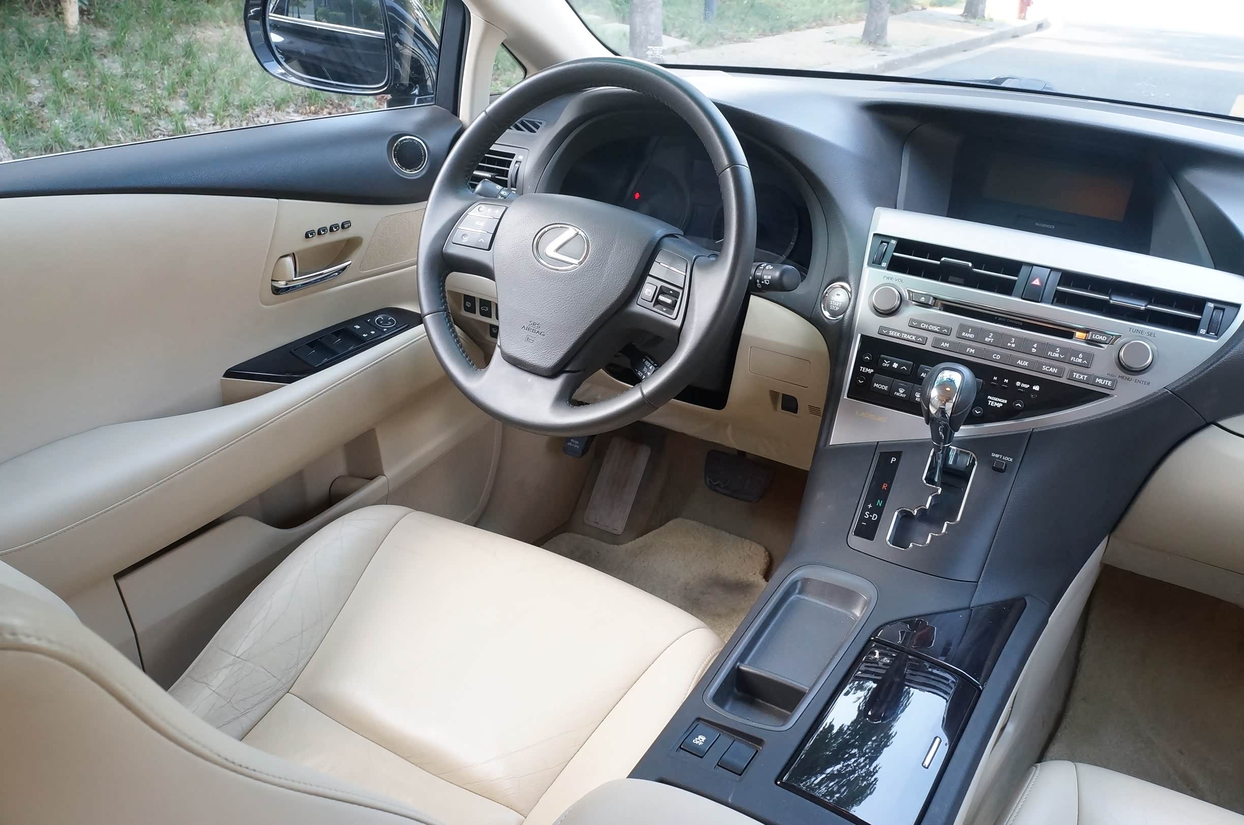 日系车该用米色，很显干净清爽