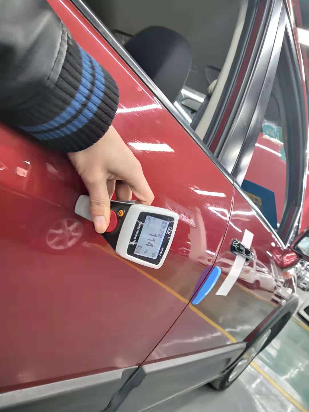 右后门正常。整车检查完毕，只有左前叶子板一处有划痕补漆，车况很不错