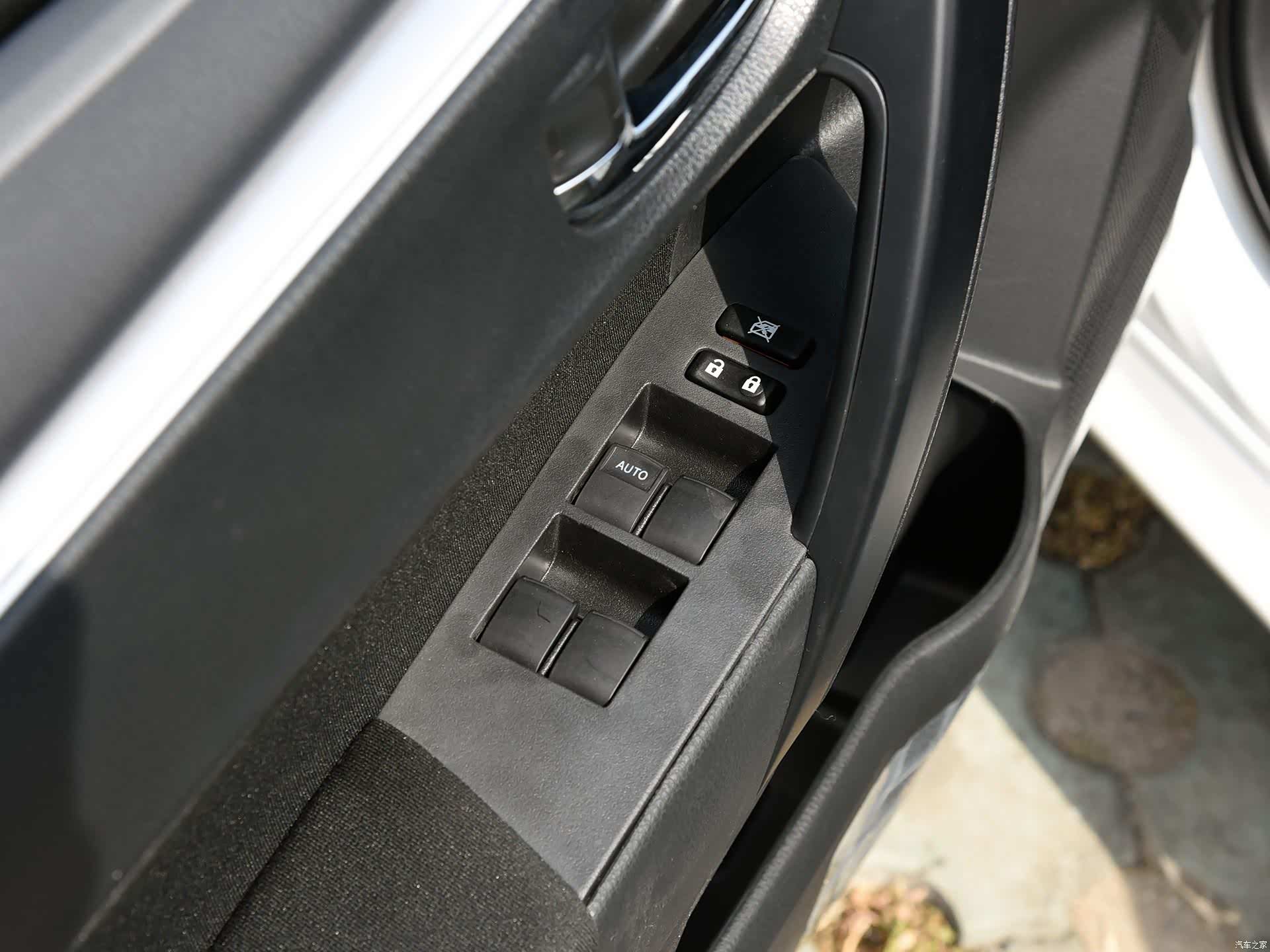 与老款一样才有樘塑材料，就档次而言没什么档次/引自汽车之家图库