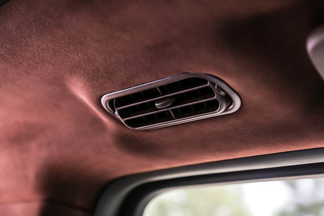 位于车顶的空调出风口