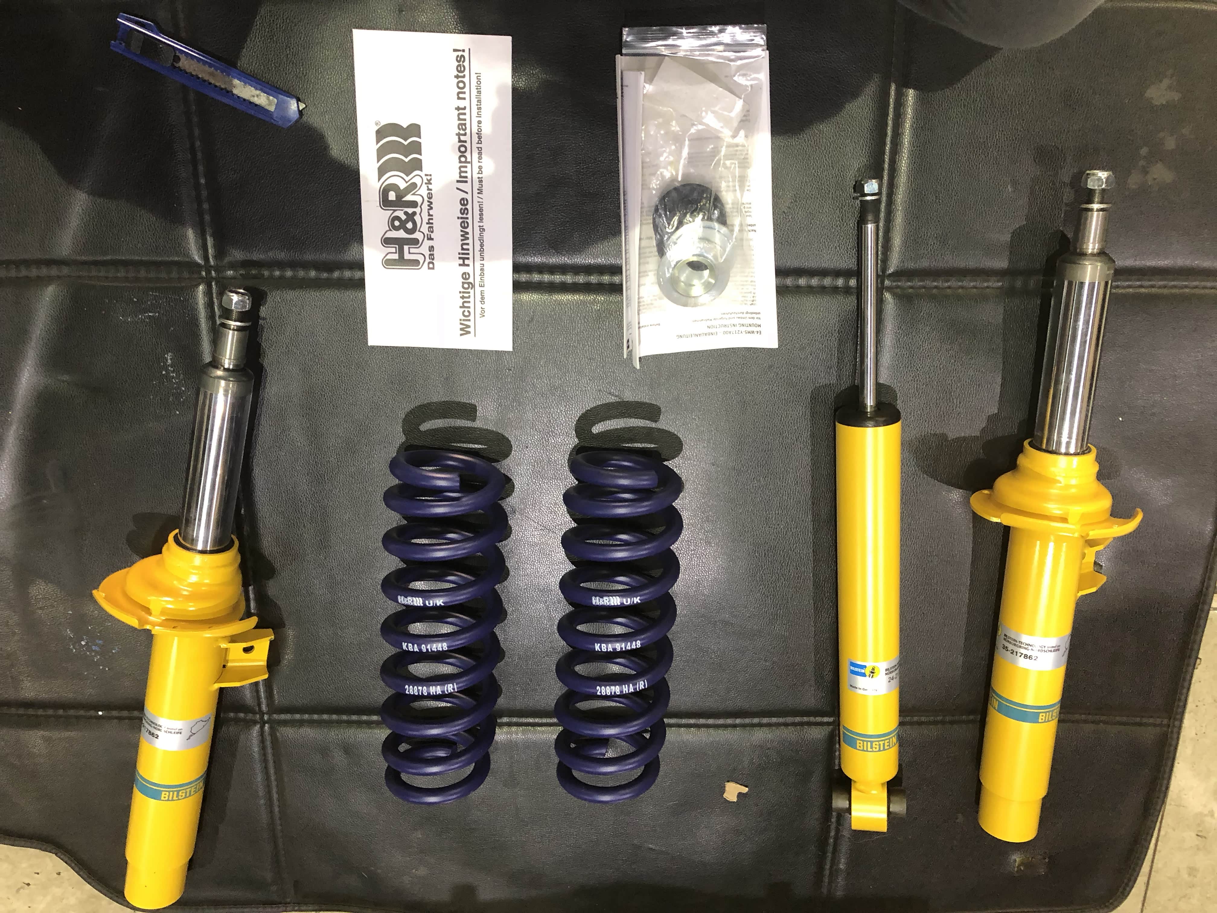 弹簧选择了H&R蓝簧，能在舒适与操控方面找到均衡点