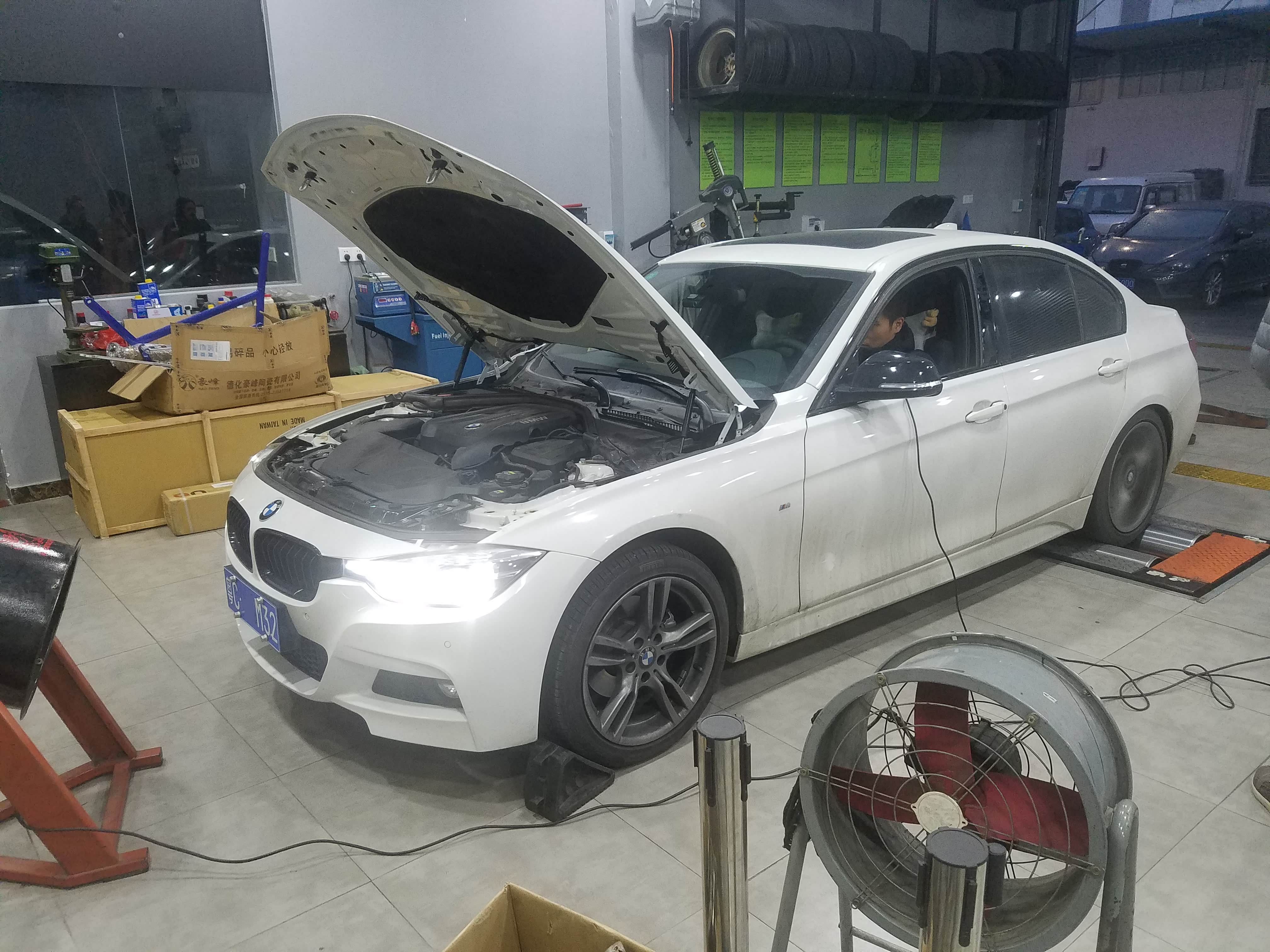 各部分机器设定后开始拉曲线POWER，车内有仪器控制马力机动态参数