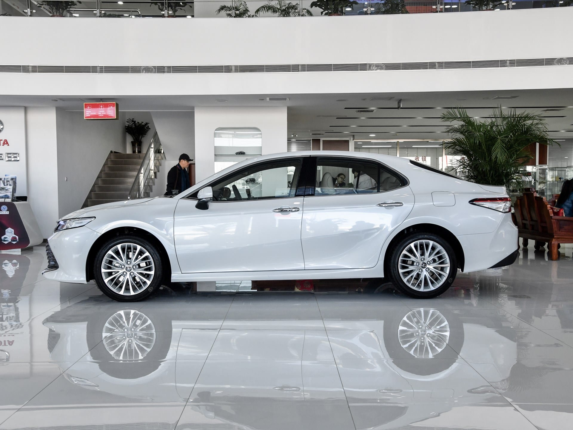 凯美瑞 2.5G豪华版/引自汽车之家图库