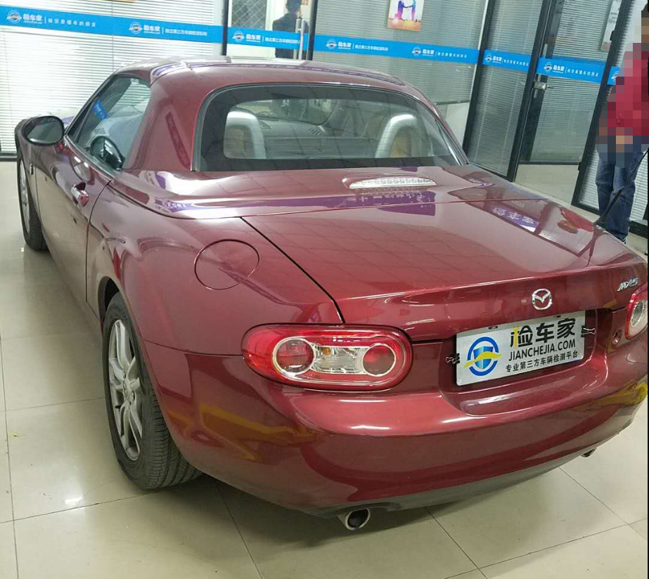 2万买台10年车龄的马自达MX-5贵不贵？朋友：为啥不买TT'