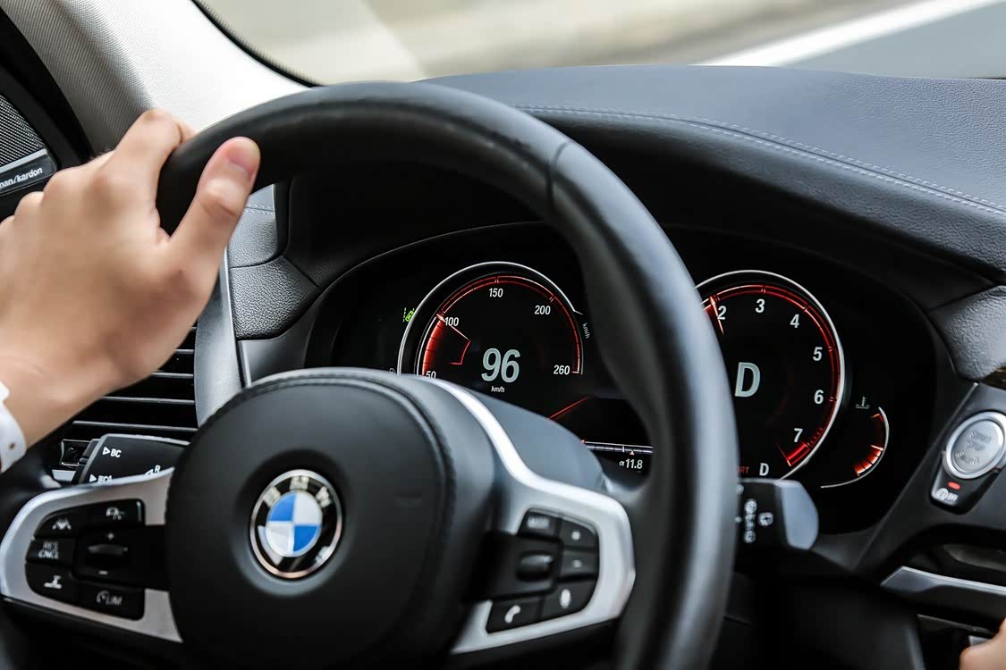 切换至运动模式的仪表盘显示