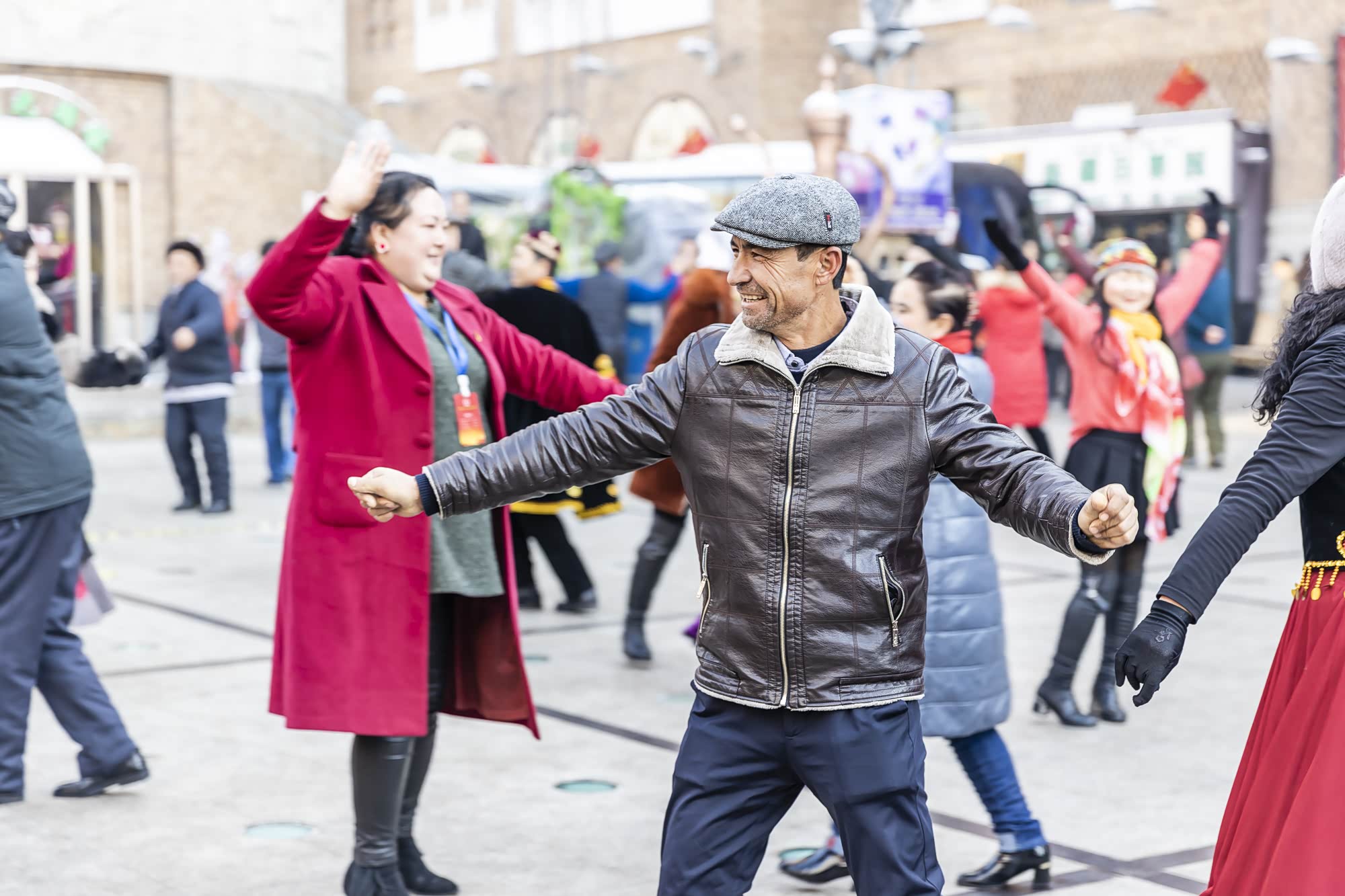 这大哥长得很好看，跳舞也贼棒