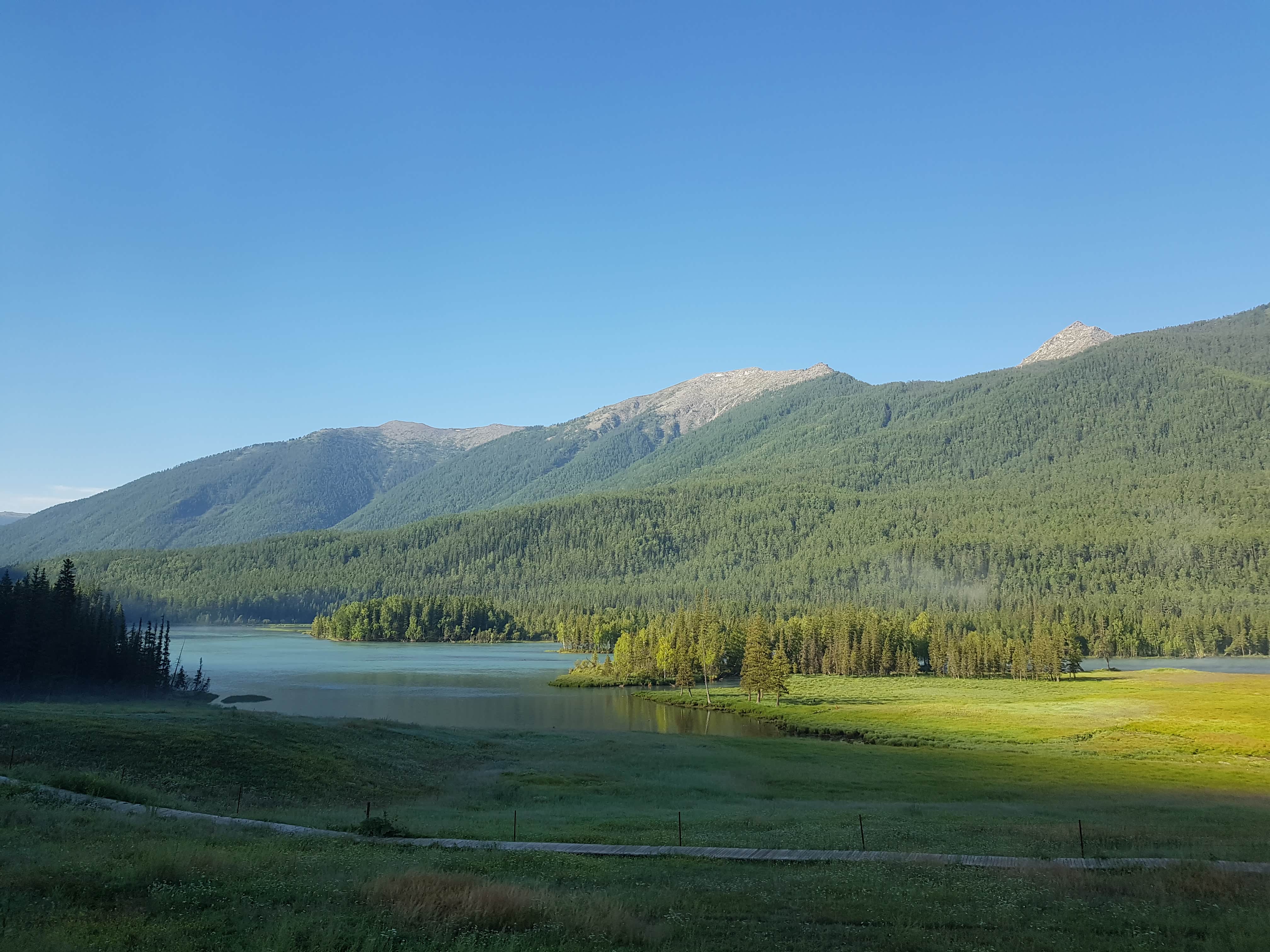 透过车窗拍的神仙湾，真的还有一些仙气