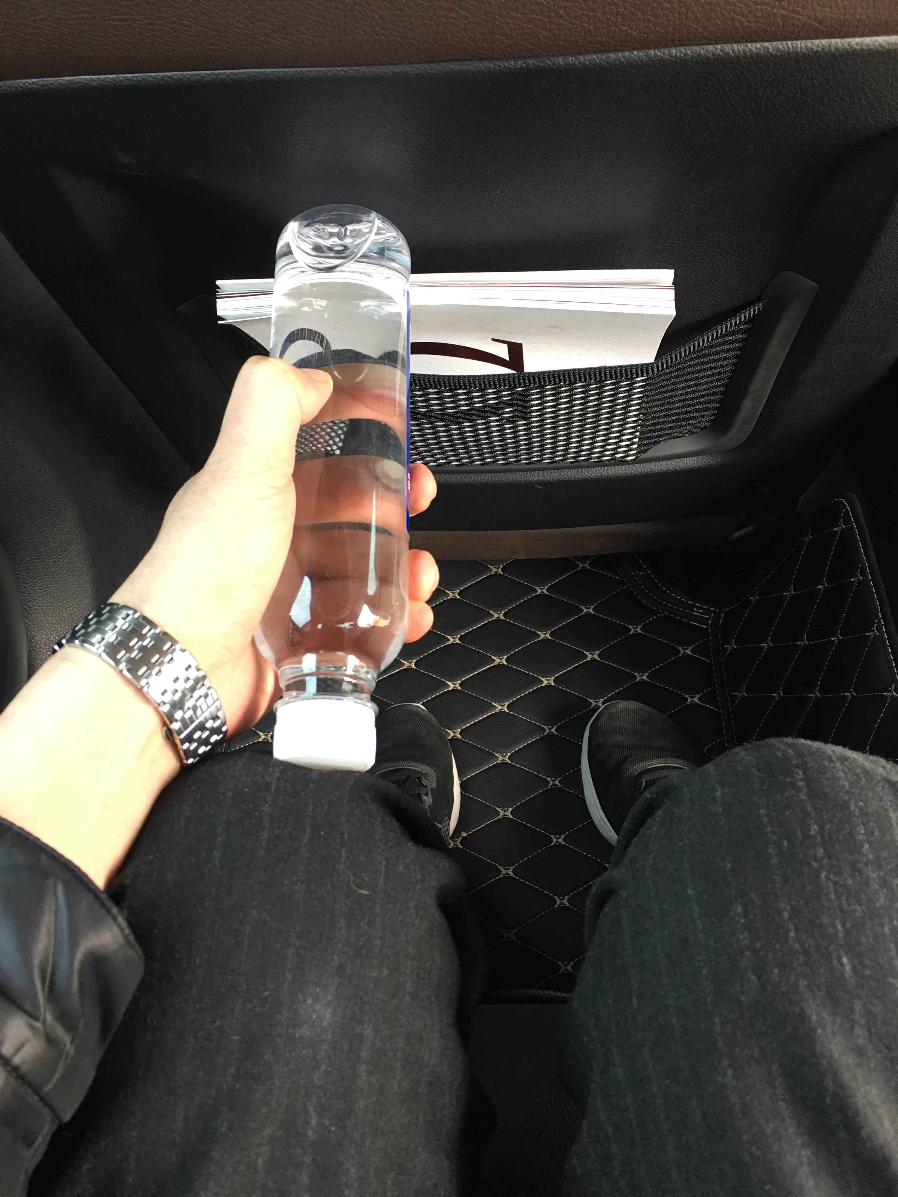 身高穿鞋179，体重70KG，前排正常驾驶位