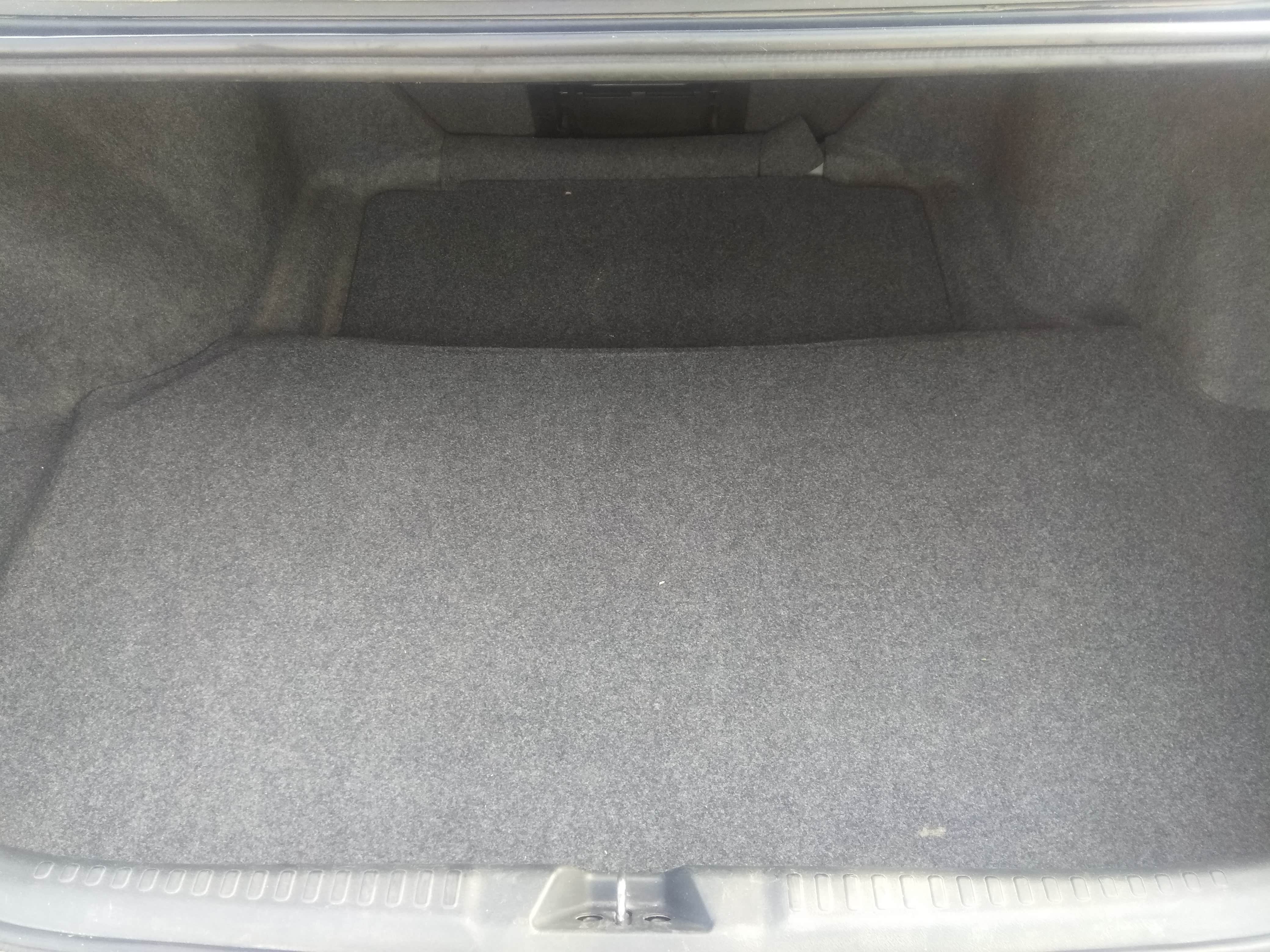 我发现七代和八代的尾箱都有这个落差