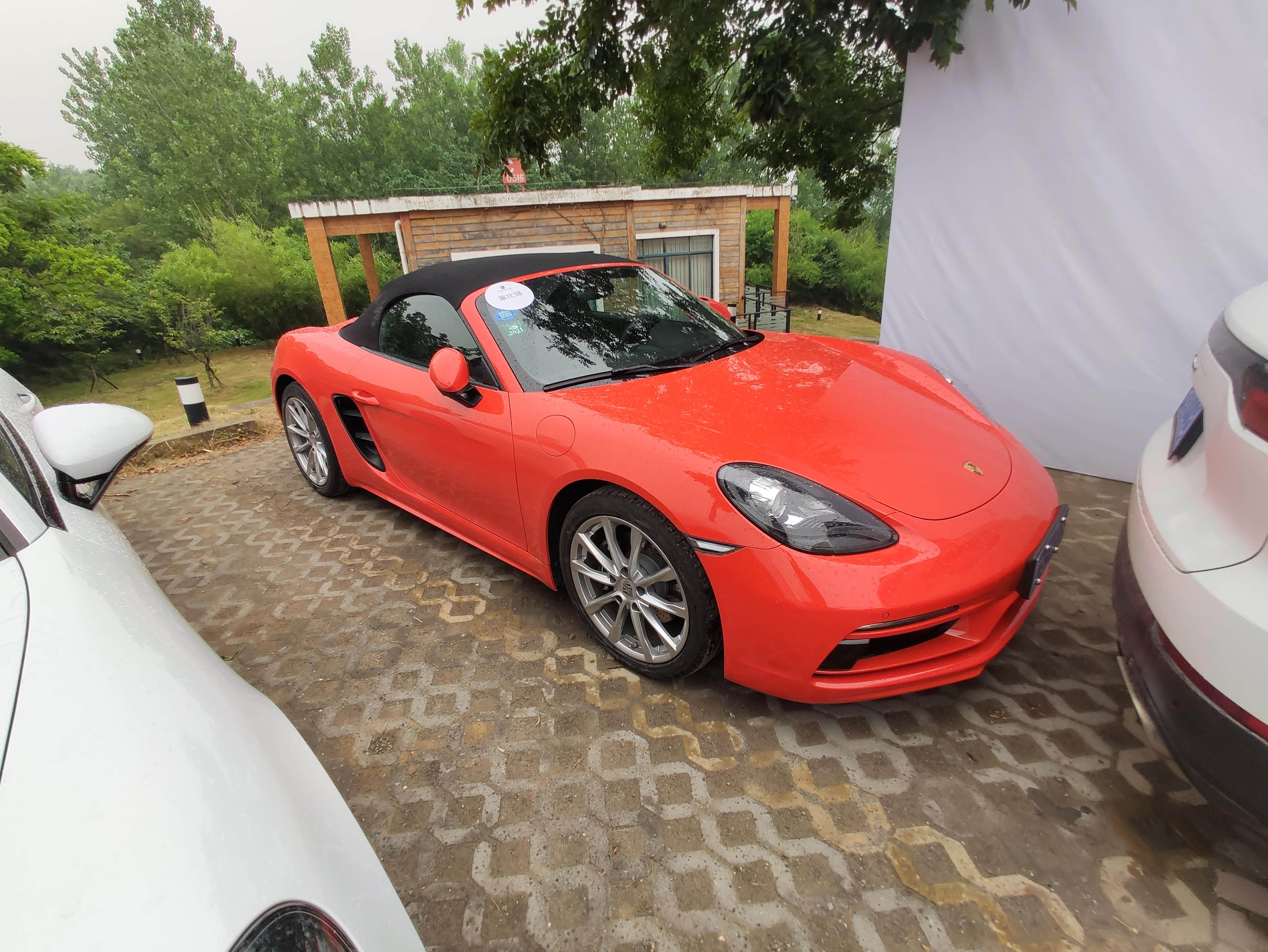 718Boxster一直是我认为60-70万价格区间最具驾驶体验的入门级跑车。