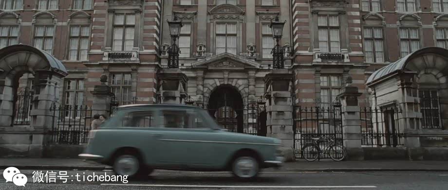 Austin A40，当时属于BMC集团，有意思的是它有一款车型叫Countryman