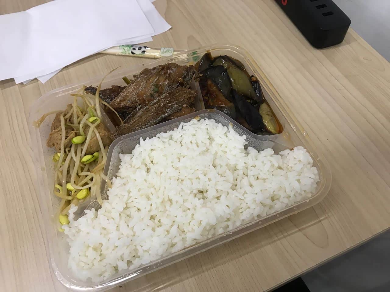 在5天里吃了好顿诺诺免费提供的盒饭，感觉又赚到了！