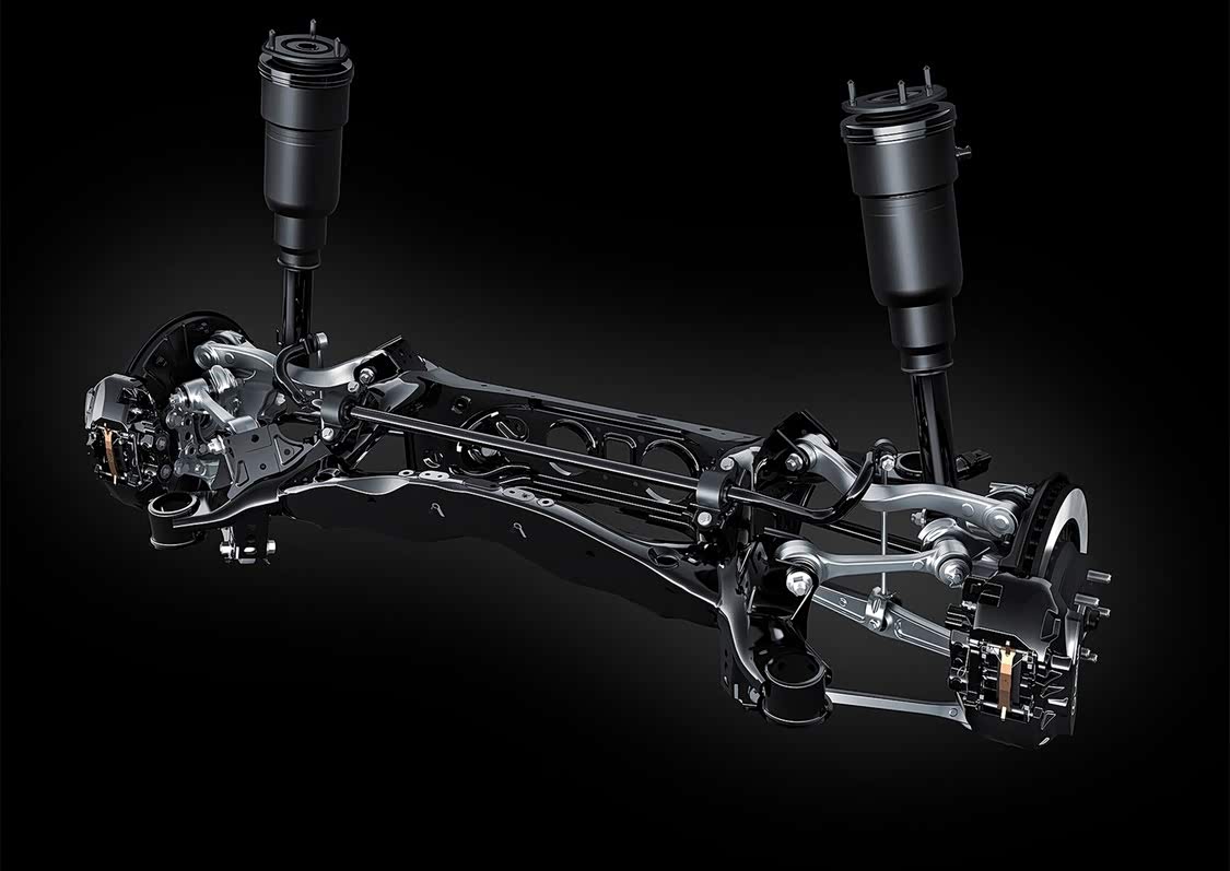 全新 LS 后悬采用多连杆结构，并配备空气弹簧。