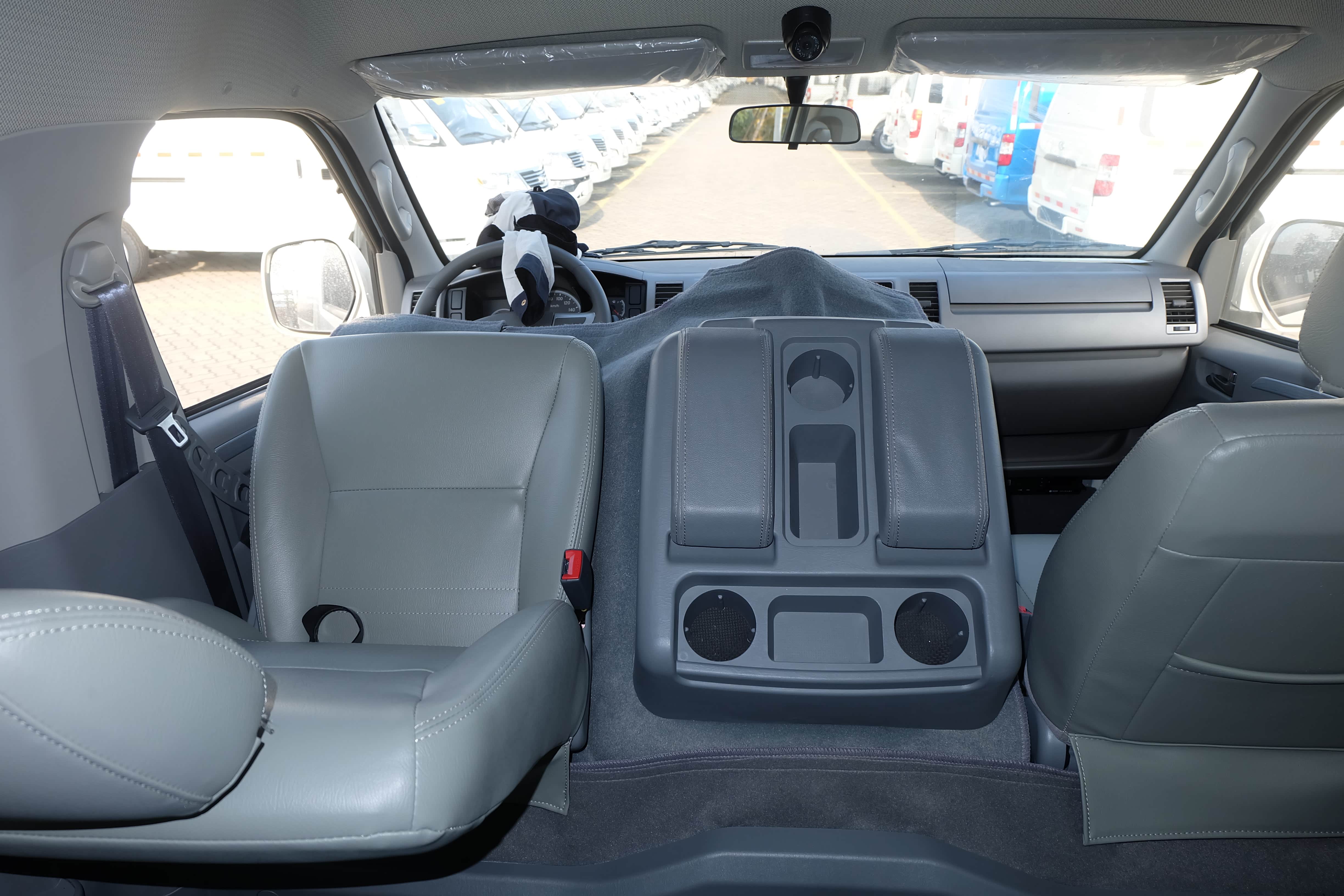 发动机盖开启状态