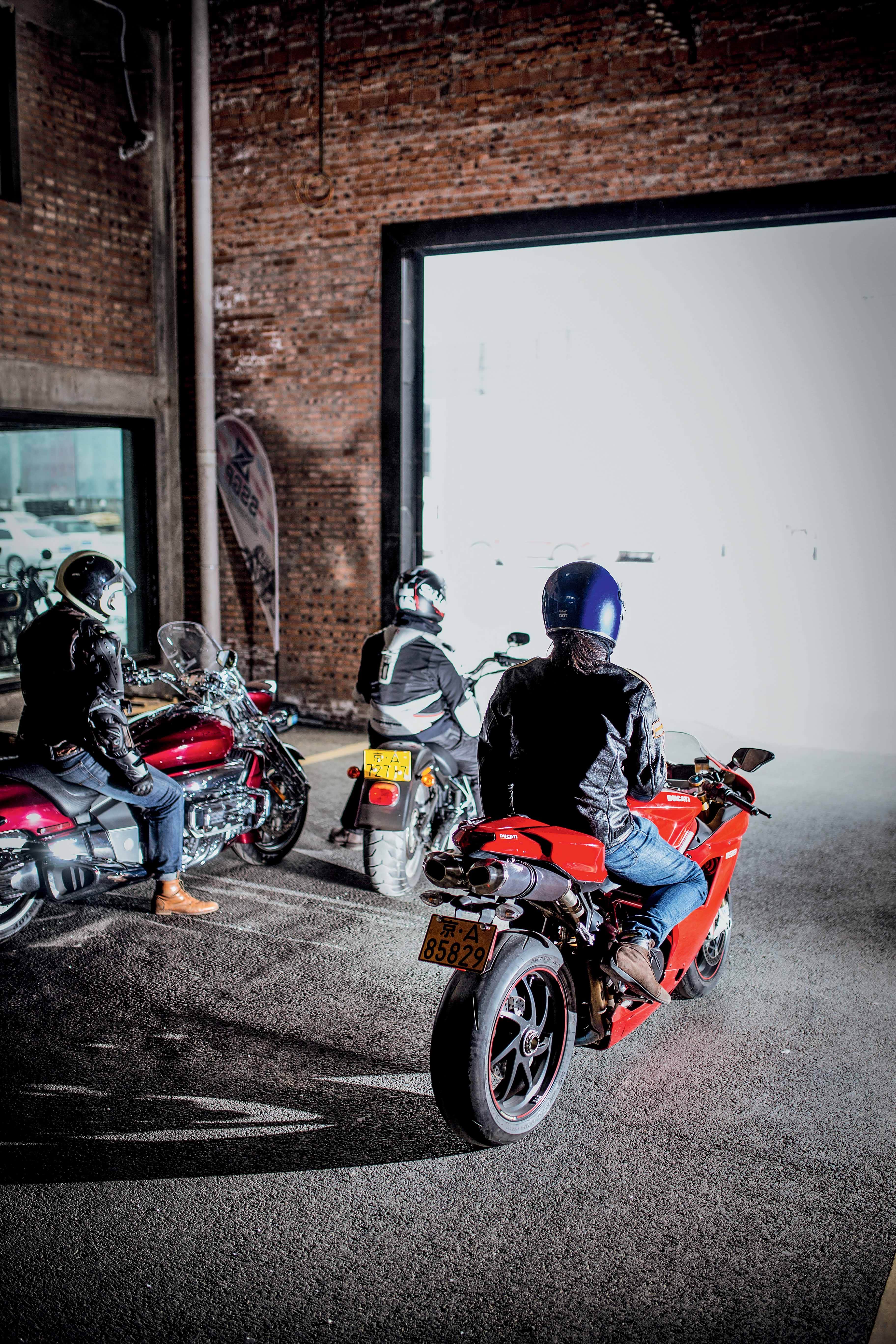 火星鼠骑士摩托车