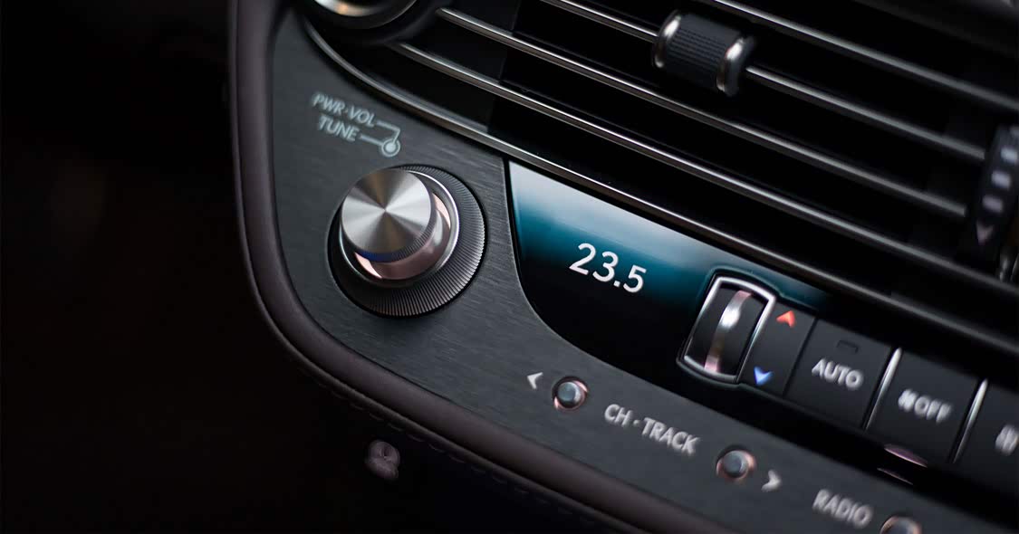 细致到一个按键旋钮的设计和操作手感，都能体现出雷克萨斯的匠心