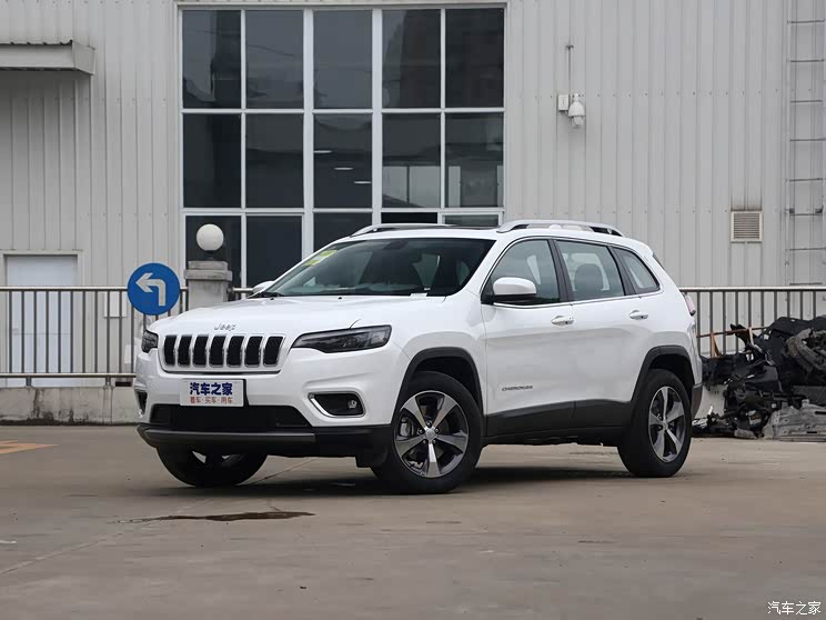 广汽菲克jeep 自由光 2020款  2.0l 两驱安全升级版