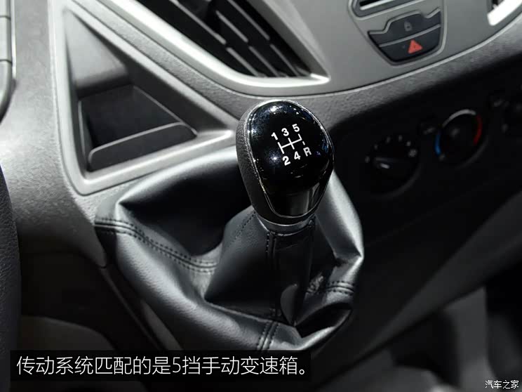 江铃福特 全顺 2019款 2.0T柴油商旅车中轴中顶9座国VI
