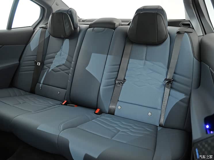 BMW Brilliance BMW i5 2024 eDrive 40L Luxury Suit BMW Brilliance BMW i5 2024 eDrive 40L Luxury Suit