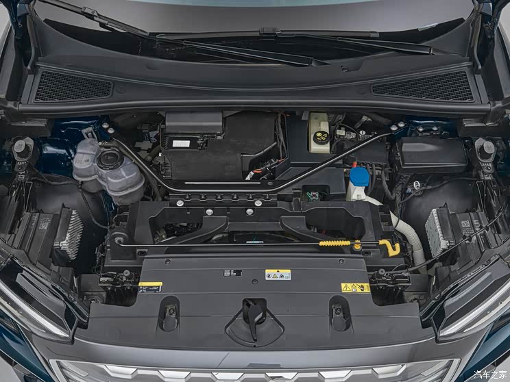上汽奥迪 奥迪Q5 e-tron 2022款 50 e-tron quattro 荣耀型 锦衣套装