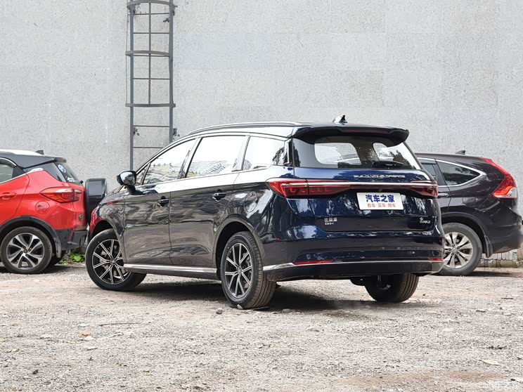 比亚迪 宋max新能源 2022款 dm-i 105km 旗舰型