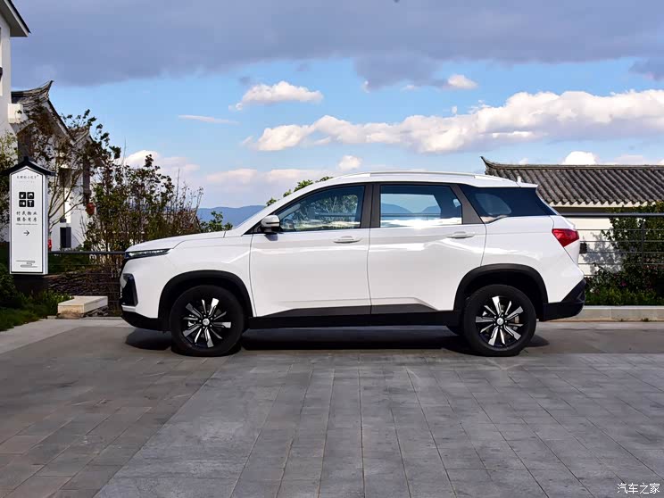 上汽通用五菱 宝骏530 2019款 1.5T CVT旗舰型