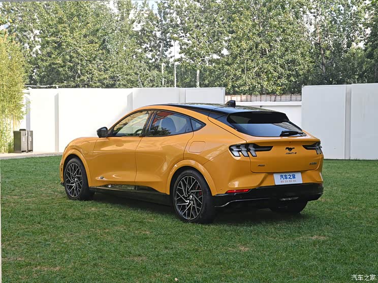 传奇电跑suv福特电马智能辅助驾驶