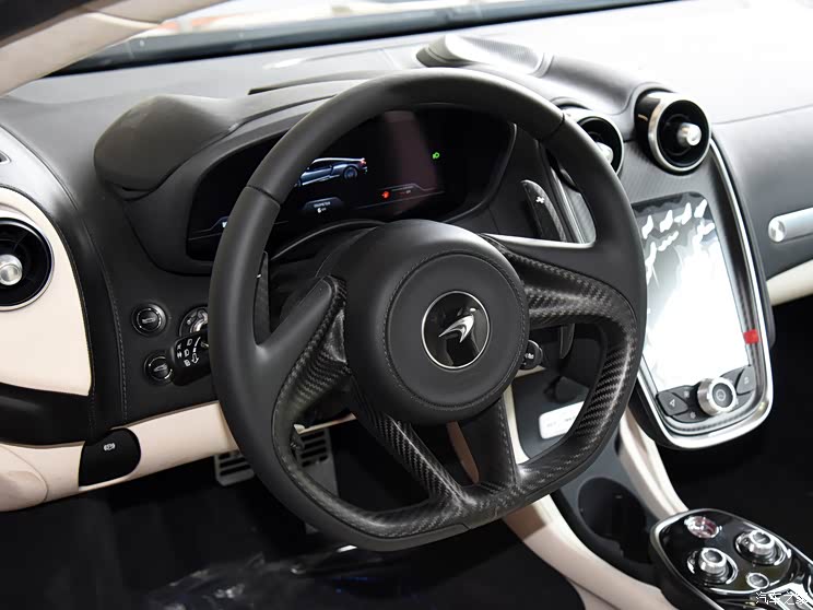 炫迈凯伦gt霓虹光谱主题车型现已到店