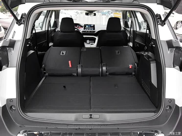 不到20万的中型suv实拍2019款标致5008