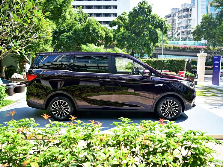 744x0_1_autohomecar__ChsEflvrAb2AAF9dAA5LBwd8c9o846.jpg
