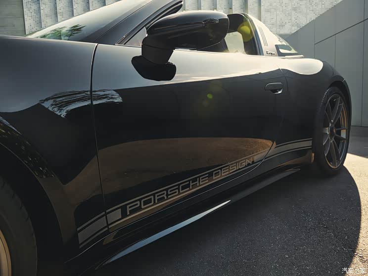 保时捷 保时捷911 2022款 Targa 4 GTS Edition 50 Years Porsche Design