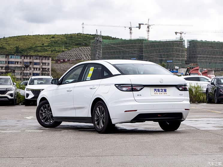 威马汽车 威马E.5 2021款 500 即客行 威马汽车 威马E.5 2021款 500 即客行