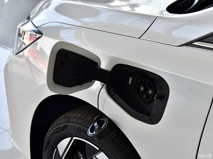 北京汽车 北京EU5 PLUS 2024款 R500 标准出行版 北京汽车 北京EU5 PLUS 2024款 R500 标准出行版