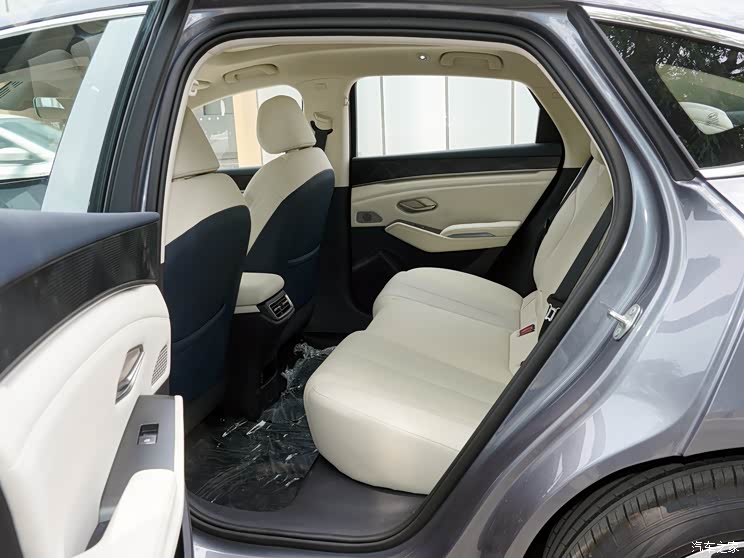 比亚迪 秦L 2024款 DM-i 120KM超越型 比亚迪 秦L 2024款 DM-i 120KM超越型