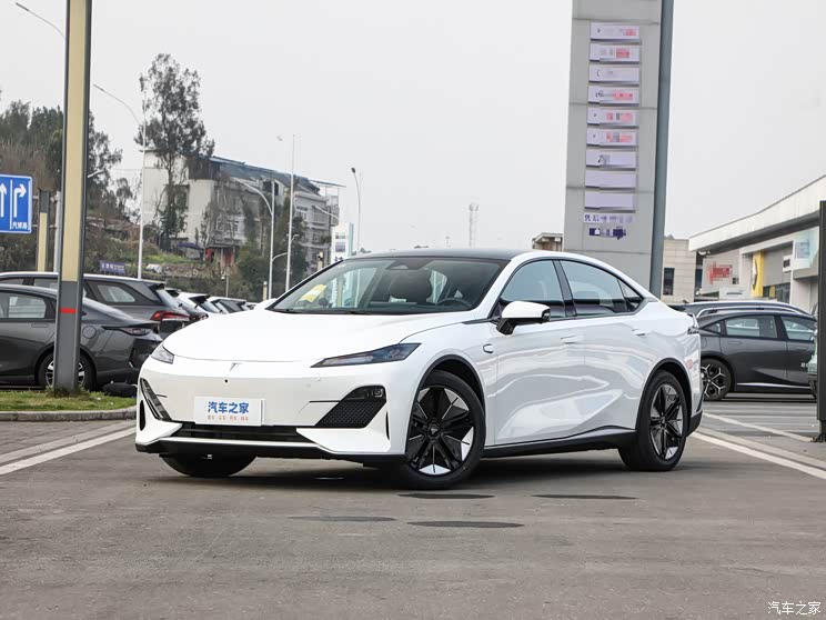 深蓝汽车 深蓝SL03 2024款 530Max纯电版 深蓝汽车 深蓝SL03 2024款 530Max纯电版