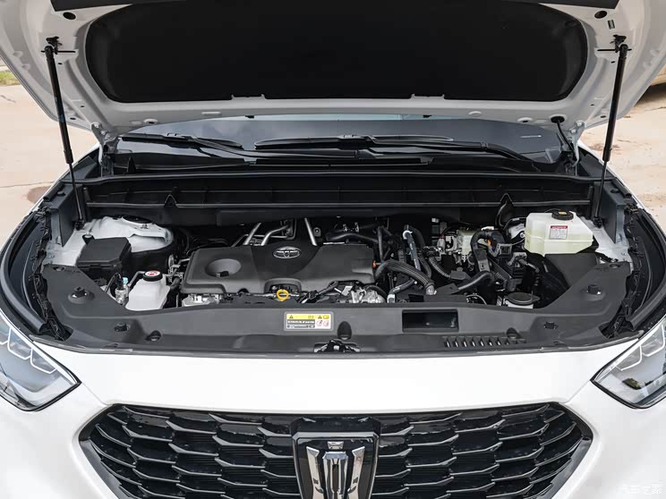 一汽丰田 皇冠陆放 2024款 2.5L HEV两驱豪华版 一汽丰田 皇冠陆放 2024款 2.5L HEV两驱豪华版