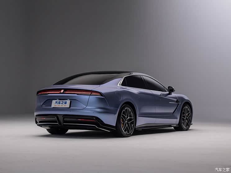 仰望 仰望U7 2024款 高配版 仰望 仰望U7 2024款 高配版