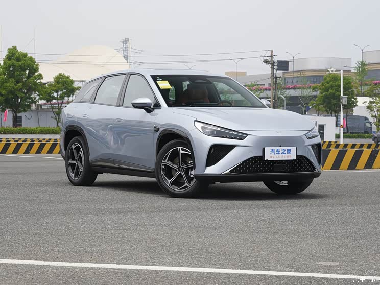 合众汽车 哪吒l 2024款 310 闪充pro版