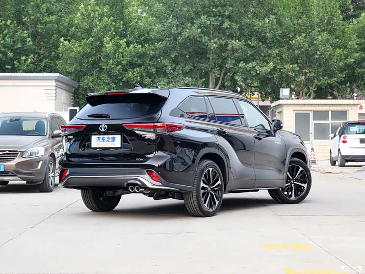 一汽丰田 皇冠陆放 2021款 2.5l hev四驱旗舰版