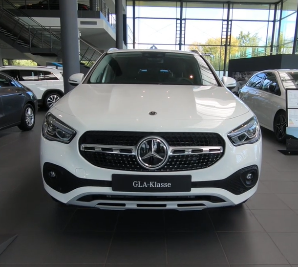 2021款的 new mercedes gla 180!