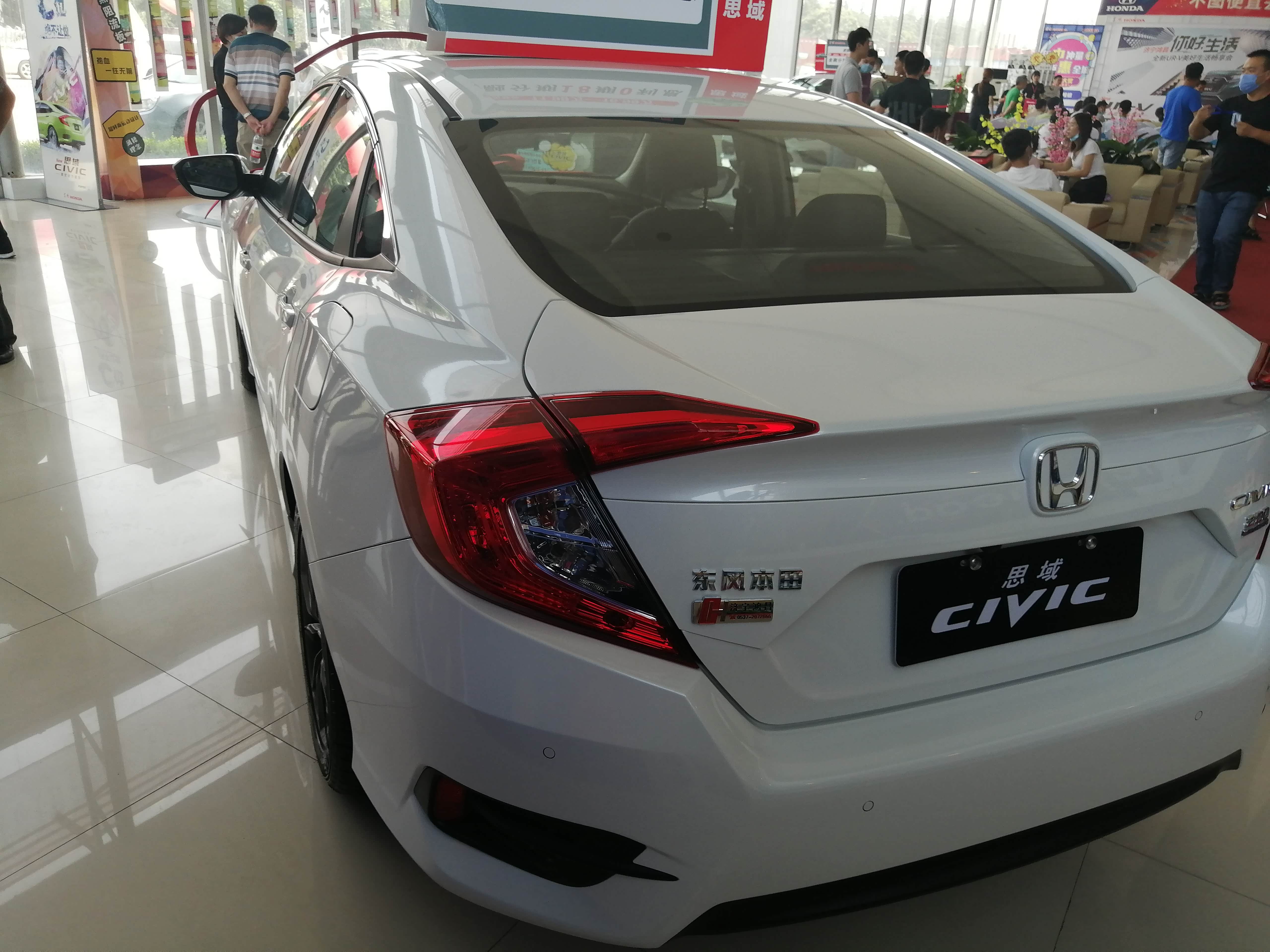 【到店实拍】年轻人首选座驾--十代本田思域