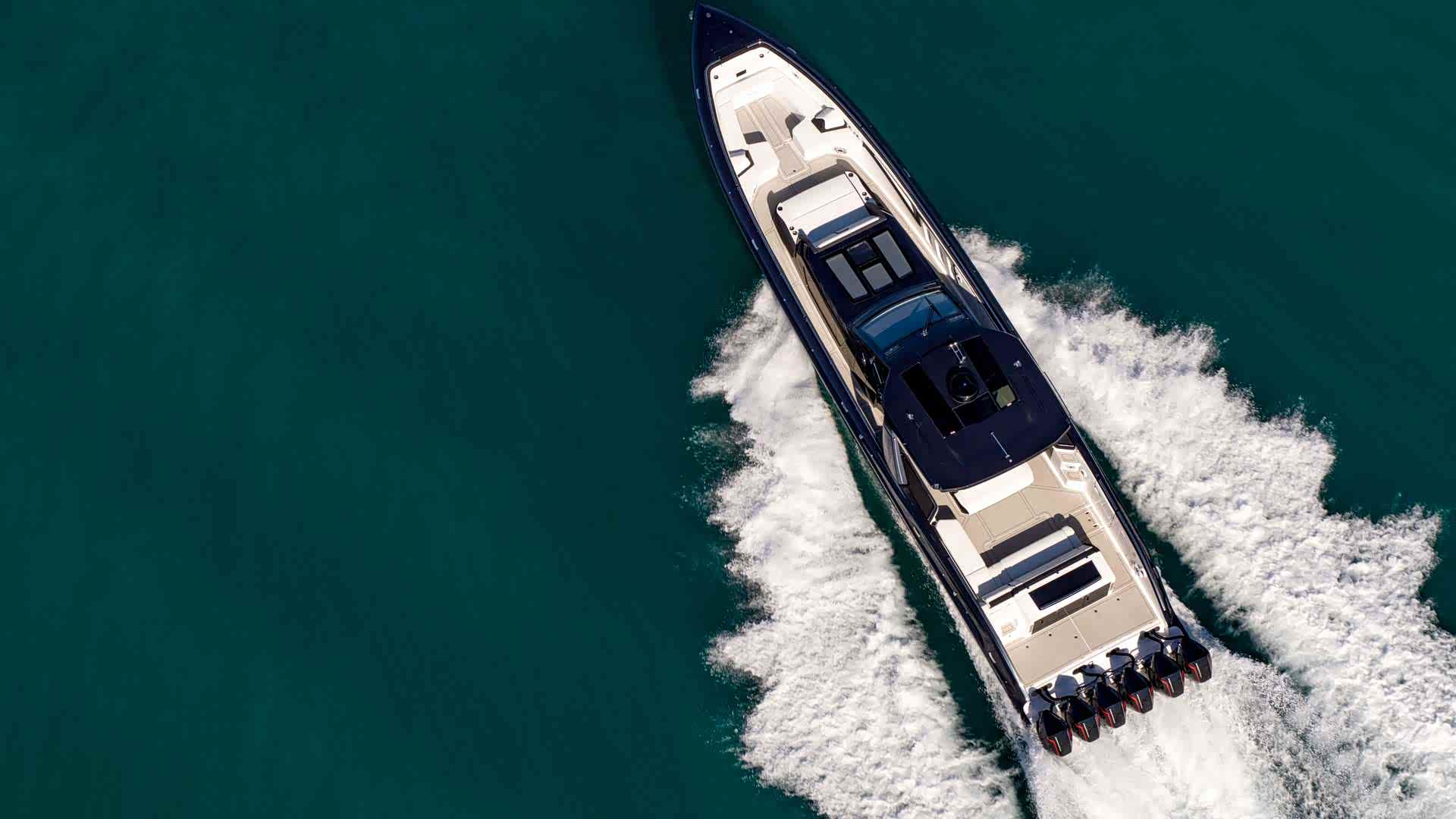 迈阿密国际游艇展首发!tirranna amg快艇官图发布!