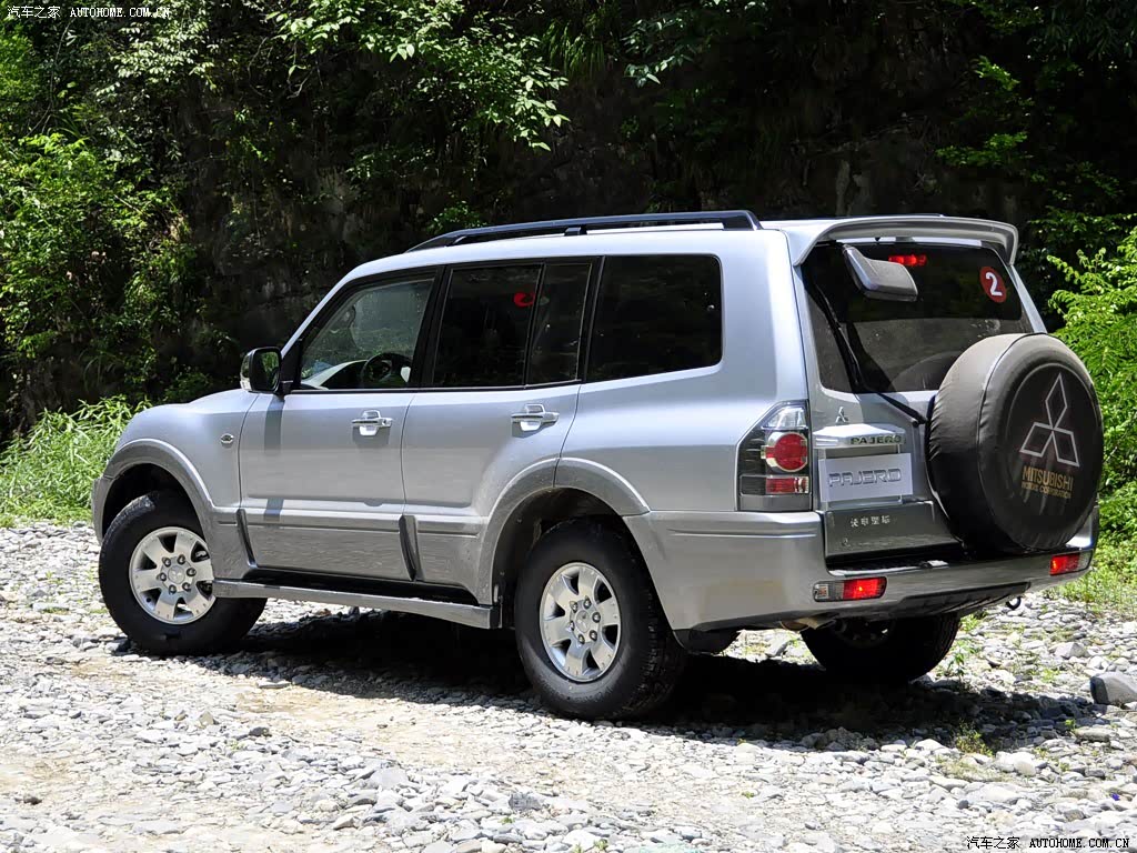 这款硬派越野车性能强,价格不超40万