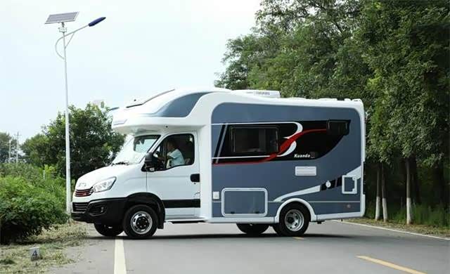 3000w逆变900ah锂电奢华内饰后双胎8at宽大v9房车先睹为快