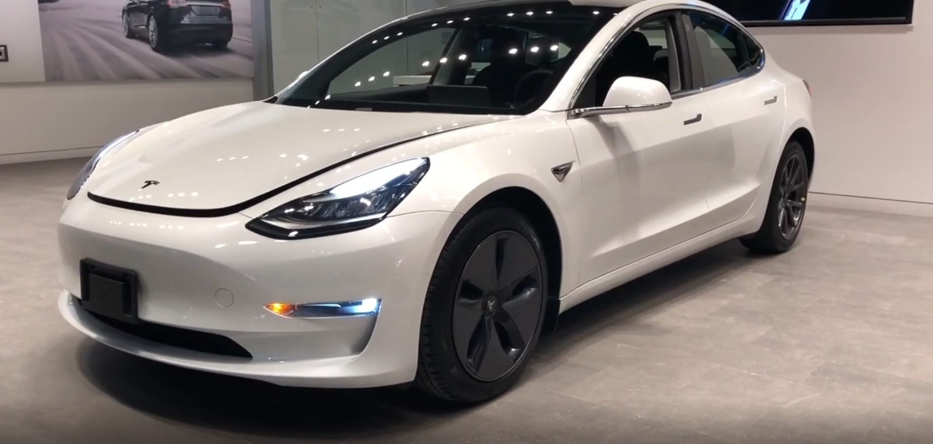 带你看海外版2020款全新特斯拉model 3 资深媒体静态展示