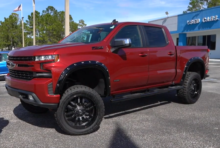 2020款 雪佛兰 silverado rst,海外皮卡展示分析