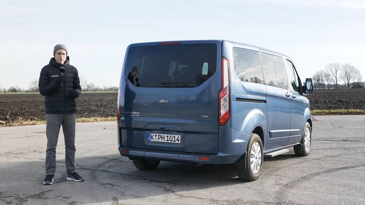 福特transit custom插电式混动电动车,车尾展示!