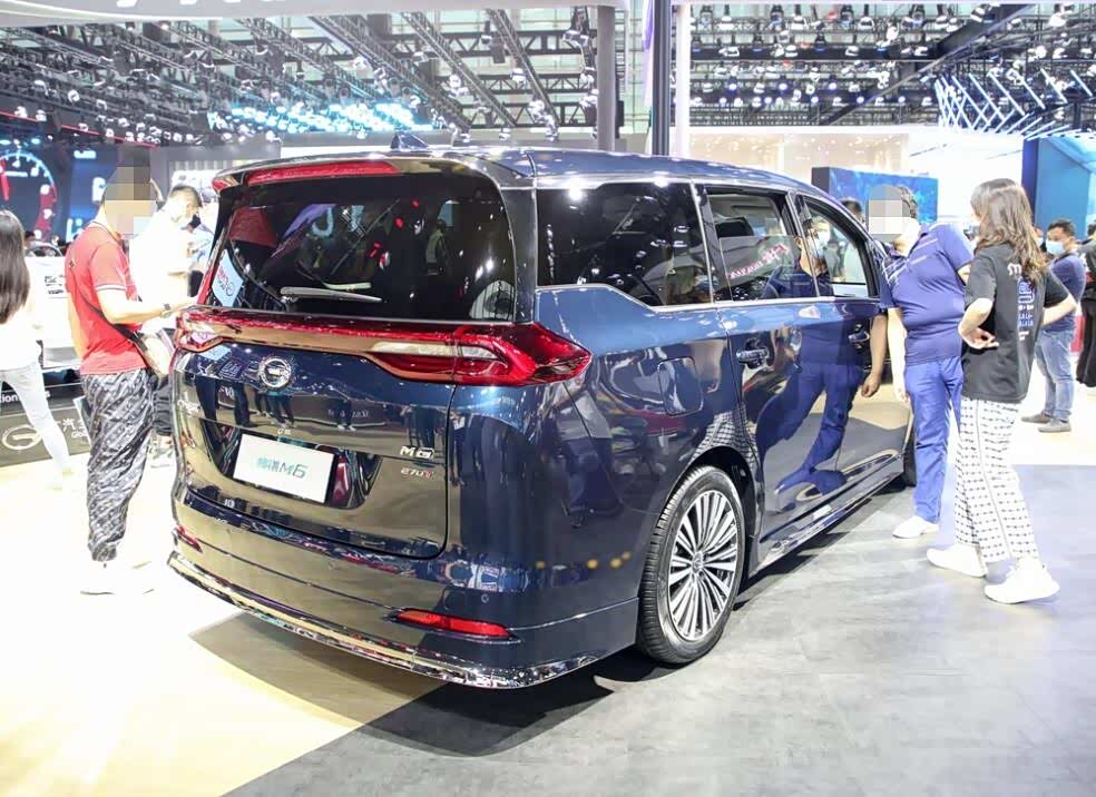 采用最新家族前脸造型广汽传祺m6大师版亮相广州车展